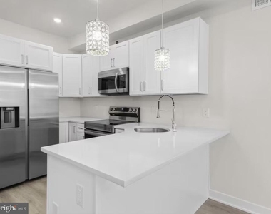 638 N Shedwick Street - Photo Thumbnail 6