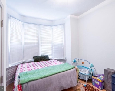 1310 Spruce Street - Photo Thumbnail 3