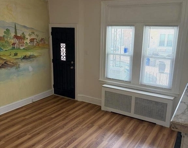 4045 Dexter Street - Photo Thumbnail 2