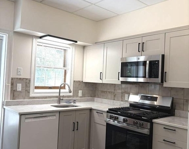 4045 Dexter Street - Photo Thumbnail 5