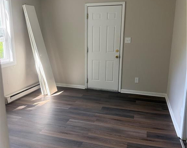 119 Johnson Street - Photo Thumbnail 4