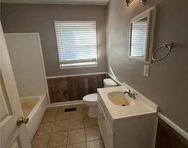 2223 Carbine Street - Photo Thumbnail 5
