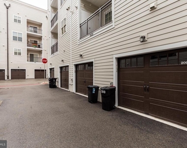 207 Brinley Court - Photo Thumbnail 26