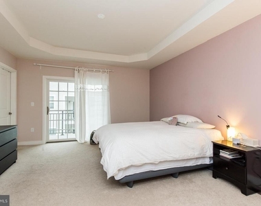 207 Brinley Court - Photo Thumbnail 7