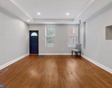 1525 S 19th Street - Photo Thumbnail 3