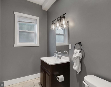 1525 S 19th Street - Photo Thumbnail 10