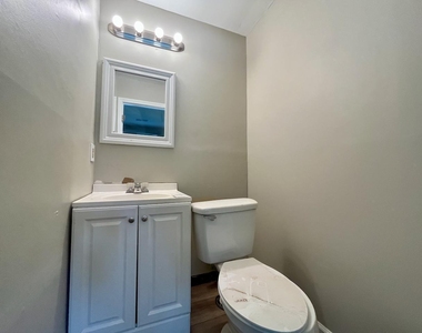 1100 Savannah Drive - Photo Thumbnail 15