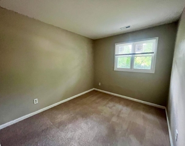 1100 Savannah Drive - Photo Thumbnail 11