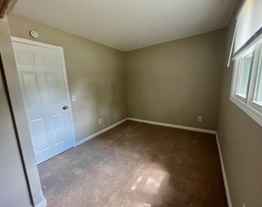 1100 Savannah Drive - Photo Thumbnail 10