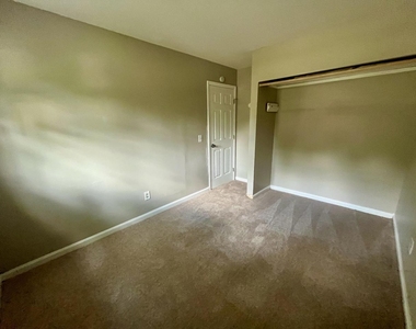 1100 Savannah Drive - Photo Thumbnail 12