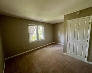 1100 Savannah Drive - Photo Thumbnail 4