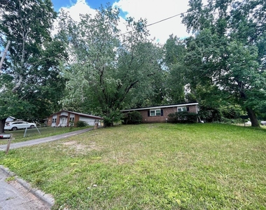 1100 Savannah Drive - Photo Thumbnail 2