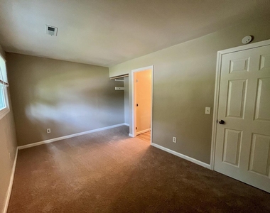 1100 Savannah Drive - Photo Thumbnail 13