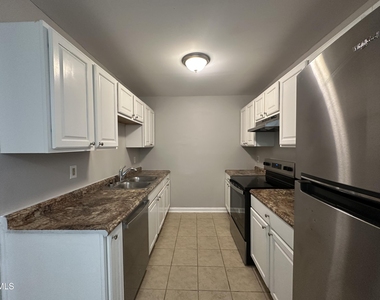 1100 Savannah Drive - Photo Thumbnail 3