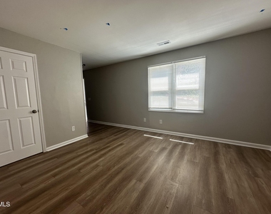 1100 Savannah Drive - Photo Thumbnail 1
