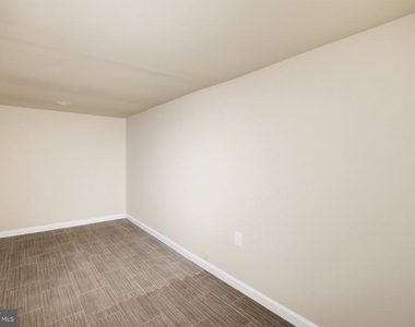 632 W Cumberland Street - Photo Thumbnail 12