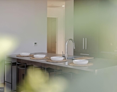210 S 12th Street - Photo Thumbnail 18