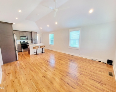 805 Coleman Street - Photo Thumbnail 1