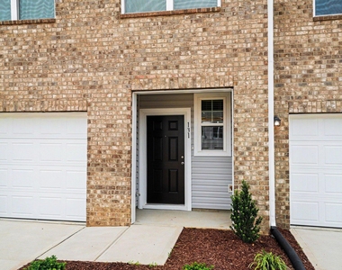 131 S Meyers Court - Photo Thumbnail 2