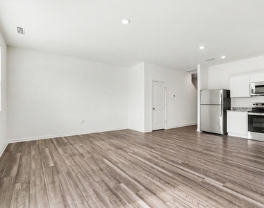 131 S Meyers Court - Photo Thumbnail 5