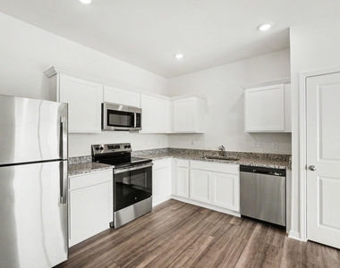 131 S Meyers Court - Photo Thumbnail 7