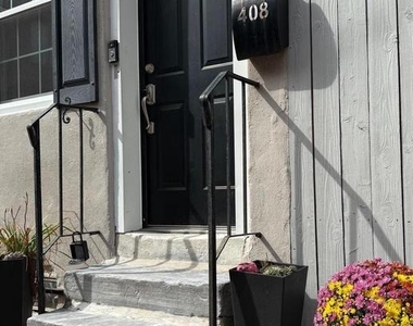 408 S Alder Street - Photo Thumbnail 2
