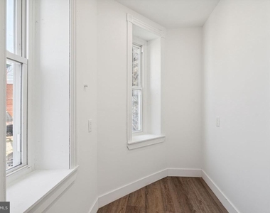 5164 Ridge Avenue - Photo Thumbnail 12