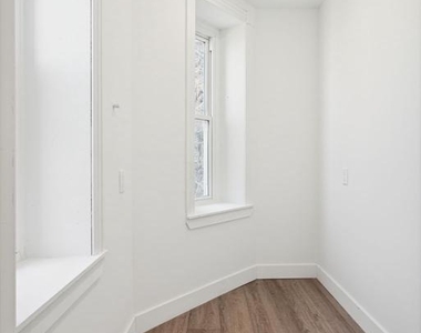 5164 Ridge Avenue - Photo Thumbnail 13