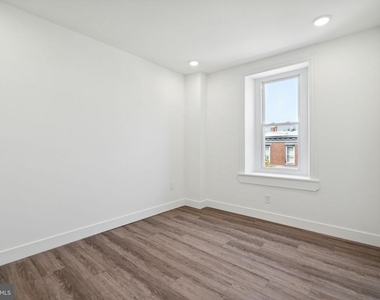 5164 Ridge Avenue - Photo Thumbnail 6