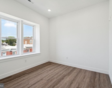 5164 Ridge Avenue - Photo Thumbnail 2