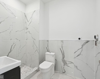5164 Ridge Avenue - Photo Thumbnail 5