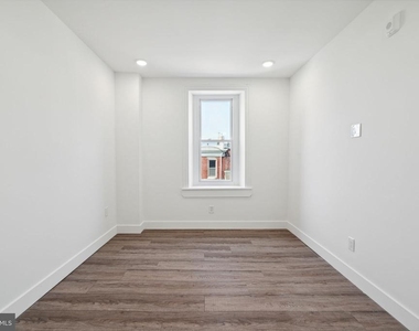5164 Ridge Avenue - Photo Thumbnail 16