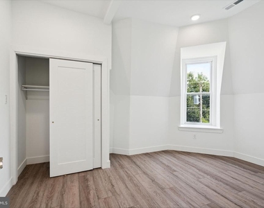 5164 Ridge Avenue - Photo Thumbnail 8
