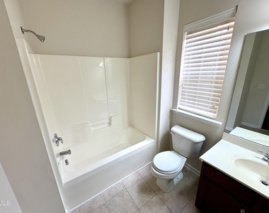 2705 Laurel Cherry Street - Photo Thumbnail 17