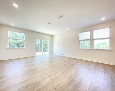 1128 Goldenshrub Street - Photo Thumbnail 7
