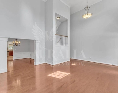 9301 Perini Court - Photo Thumbnail 8