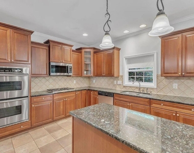 9301 Perini Court - Photo Thumbnail 12