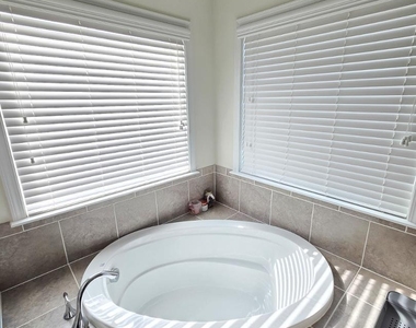 123 Colvin Park Lane - Photo Thumbnail 24