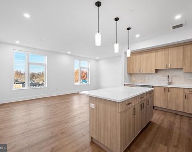 650 Montgomery Avenue - Photo Thumbnail 7