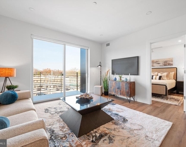 650 Montgomery Avenue - Photo Thumbnail 7