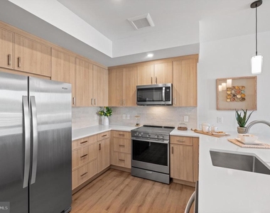 650 Montgomery Avenue - Photo Thumbnail 5