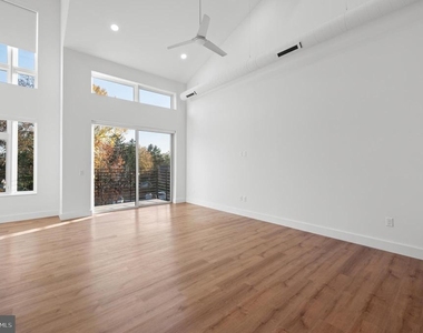 650 Montgomery Avenue - Photo Thumbnail 3
