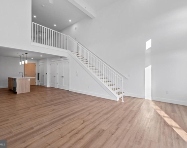 650 Montgomery Avenue - Photo Thumbnail 10