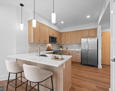 650 Montgomery Avenue - Photo Thumbnail 3