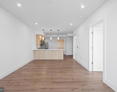 650 Montgomery Avenue - Photo Thumbnail 6