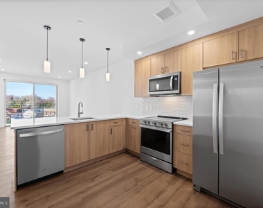650 Montgomery Avenue - Photo Thumbnail 1