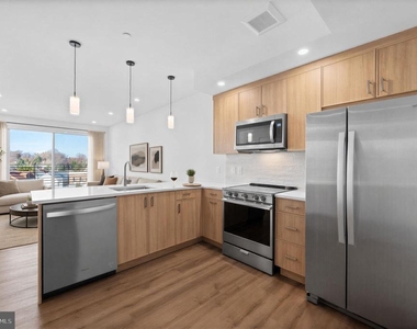 650 Montgomery Avenue - Photo Thumbnail 14