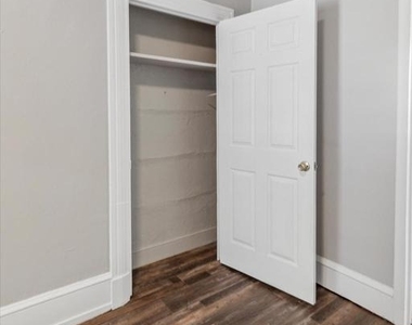 326 E Airy Street - Photo Thumbnail 8