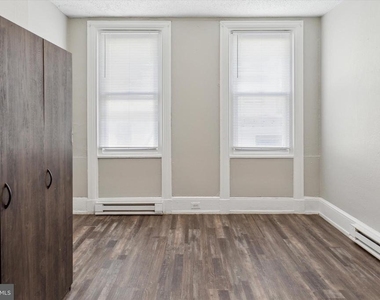 326 E Airy Street - Photo Thumbnail 5