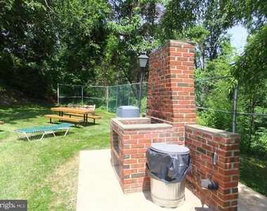1700 Oakwood Terrace - Photo Thumbnail 27